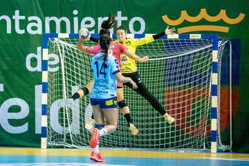 El Rocasa demuestra que sabe sufrir para derrotar a un aguerrido Porriño/TA.